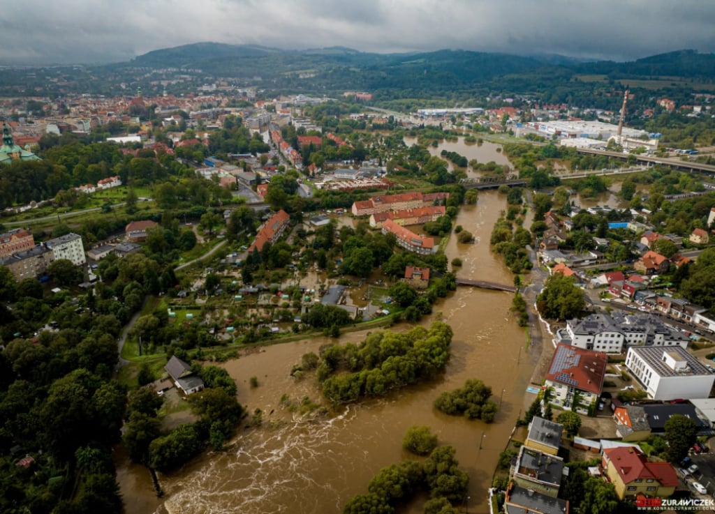 Starostwo Karkonoskie planuje naprawę zbiornika w Mysłakowicach i budowę dwóch kolejnych - Wrześniowa powódź wyrządziła duże szkody w Jeleniej Górze i okolicach. Fot. Konrad Żurawski