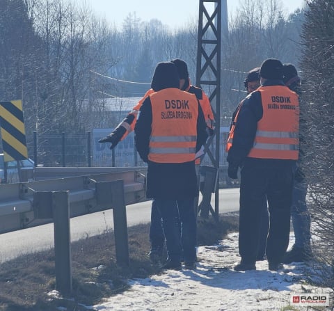 Będzie nowy chodnik w Głuszycy. Obecnie mieszkańcy wolą chodzić polami - 1