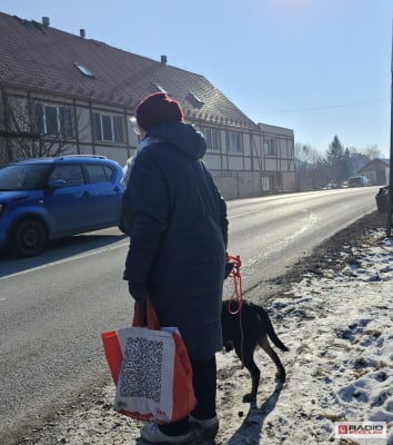 Będzie nowy chodnik w Głuszycy. Obecnie mieszkańcy wolą chodzić polami - 2