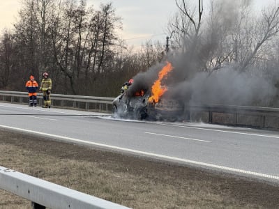 Pożar samochodu na trasie S5. Utrudnienia i korki w stronę Wrocławia