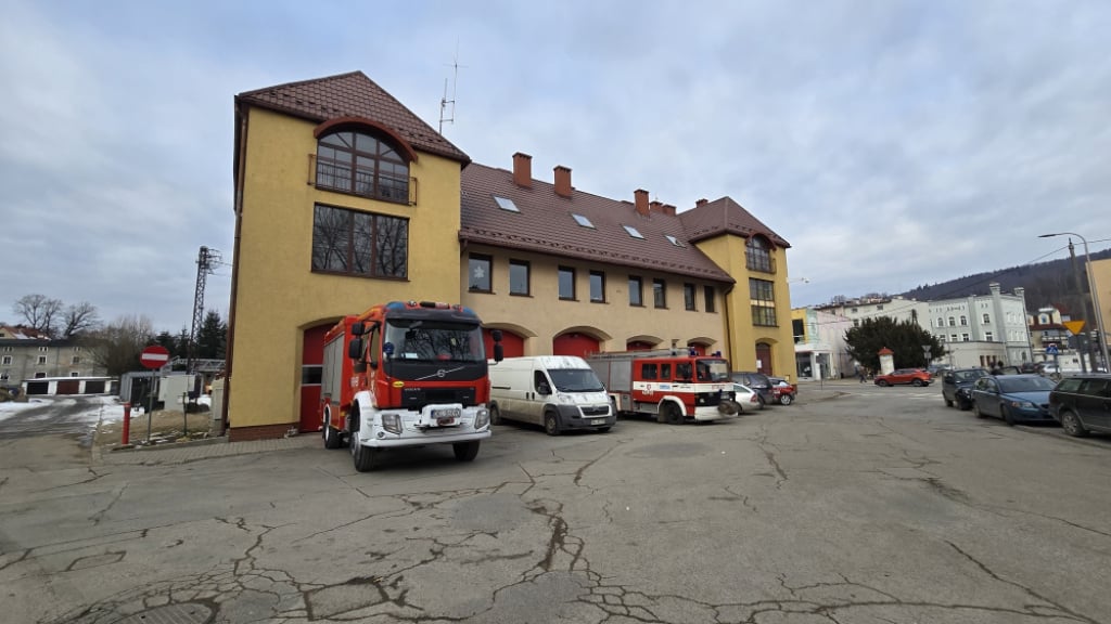 Strażacy z Lądka-Zdroju stracili wóz w powodzi. Pomocy muszą szukać... w sieci - Strażacy z Lądka-Zdroju w powodzi stracili ciężki samochód gaśniczy. Fot. Jarosław Wrona