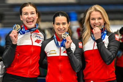 Dwie panczenistki Cuprum Lubin na pucharowym podium