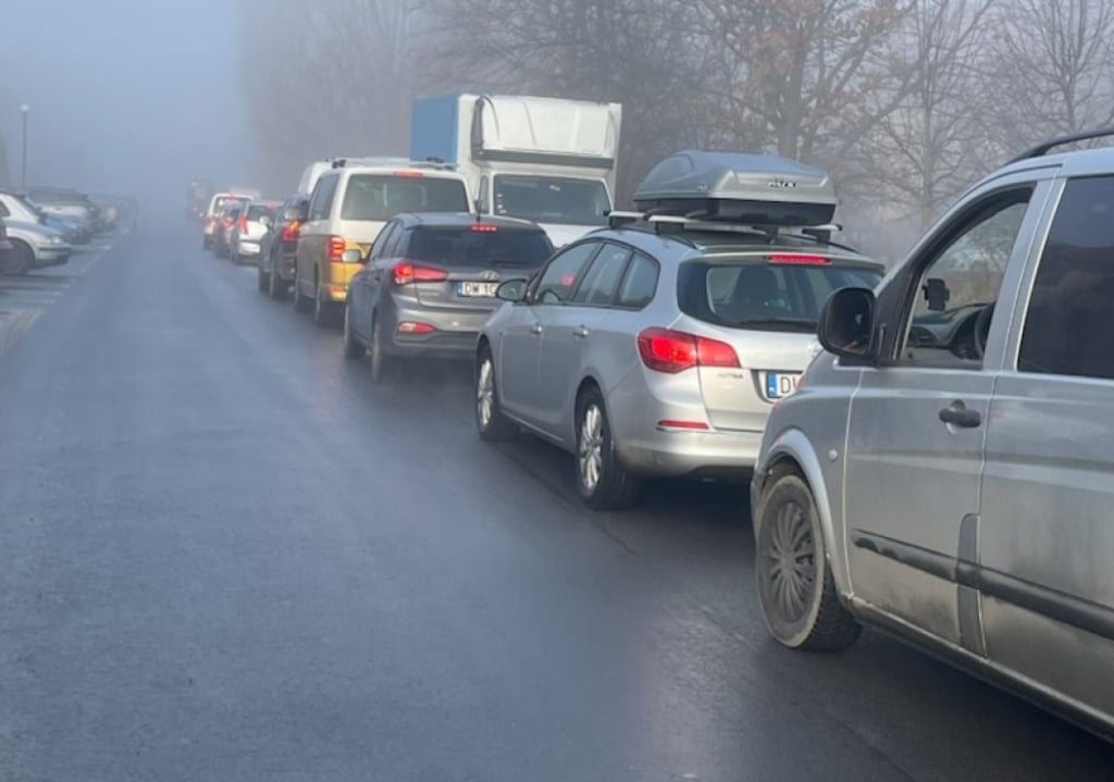 Awaria rogatek na Zwycięskiej. Południowa część Wrocławia sparaliżowana - Osiedlowa uliczka na Ołtaszynie. Fot. RW