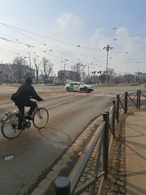 Zderzenie w centrum Wrocławia. Rozbita taksówka, tramwaje jadą objazdami - 0