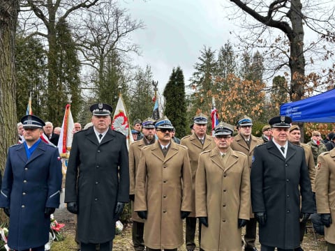 1 marca Dniem Pamięci Żołnierzy Niezłomnych. Na Cmentarzu Osobowickim uczcili ich pamięć - 1