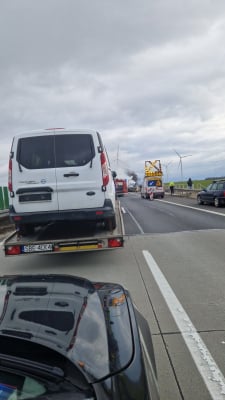 Pożar dostawczaka na autostradzie A4. Trasa w stronę Wrocławia ponownie zablokowana [AKTUALIZACJA] - 0