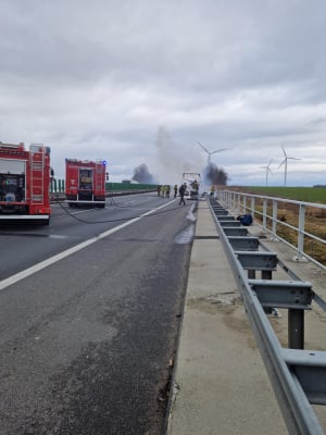 Pożar dostawczaka na autostradzie A4. Trasa w stronę Wrocławia ponownie zablokowana [AKTUALIZACJA] - 3