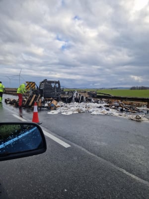 Pożar dostawczaka na autostradzie A4. Trasa w stronę Wrocławia ponownie zablokowana [AKTUALIZACJA] - 5