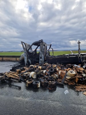 Pożar dostawczaka na autostradzie A4. Trasa w stronę Wrocławia ponownie zablokowana [AKTUALIZACJA] - 6