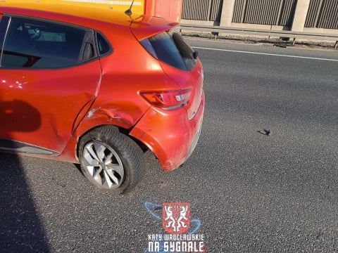 Dwa zderzenia na Autostradowej Obwodnicy Wrocławia. Utrudnienia w obu kierunkach - 10