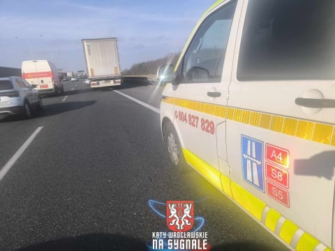 Dwa zderzenia na Autostradowej Obwodnicy Wrocławia. Utrudnienia w obu kierunkach - 2