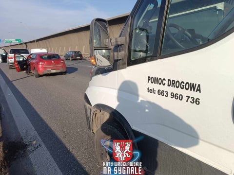 Dwa zderzenia na Autostradowej Obwodnicy Wrocławia. Utrudnienia w obu kierunkach - 3