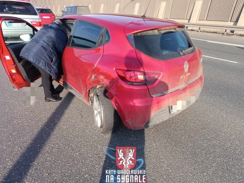 Dwa zderzenia na Autostradowej Obwodnicy Wrocławia. Utrudnienia w obu kierunkach - 5