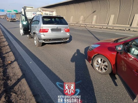 Dwa zderzenia na Autostradowej Obwodnicy Wrocławia. Utrudnienia w obu kierunkach - 6