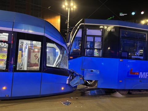 Zderzenie dwóch tramwajów na placu Dominikańskim we Wrocławiu. 7 osób rannych [ZDJĘCIA] - 6