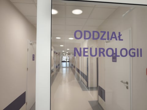 Kiedyś był zagrożeniem dla pacjentów, dziś cieszy nowoczesnością. Oddział neurologiczny w Złotoryi przeszedł remont - 1