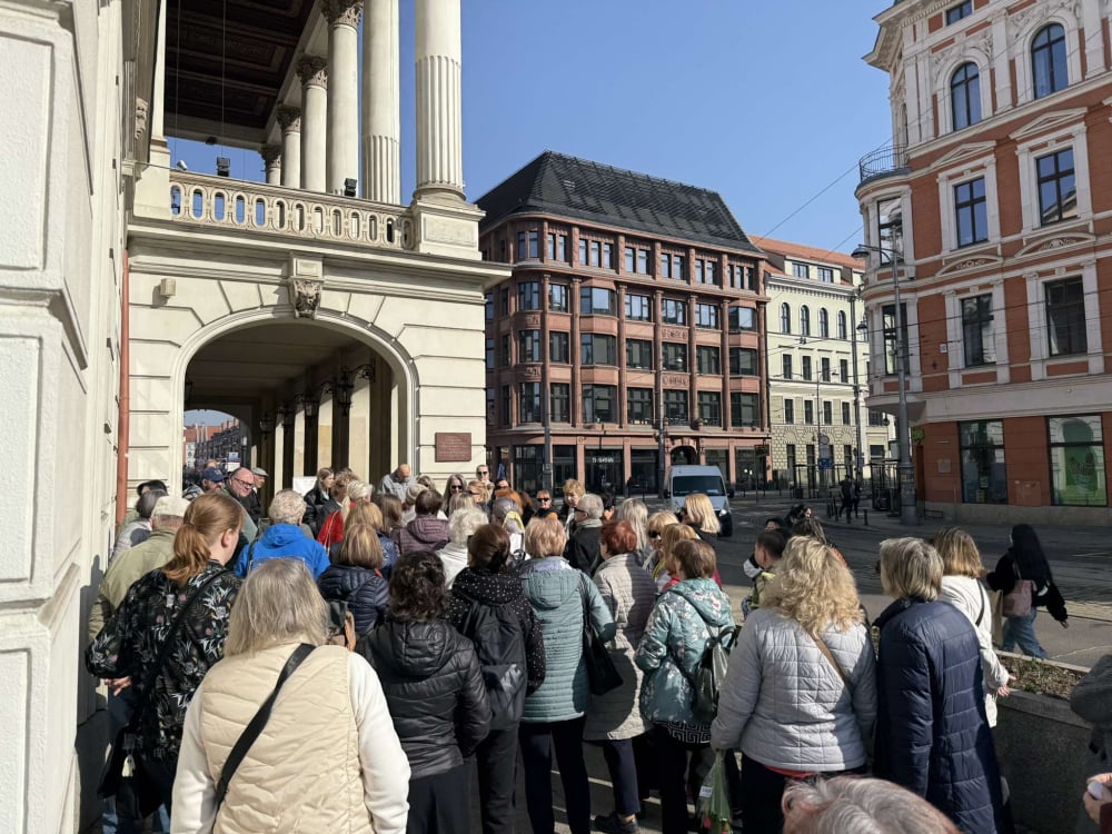 Szlakiem kobiet, które miały wpływ na rozwój Wrocławia. Przez miasto przeszedł "Spacer Herstoryczny" - 8 marca przez Wrocław przeszedł "Spacer Herstoryczny". Fot: Mateusz Florczyk/Radio Wrocław