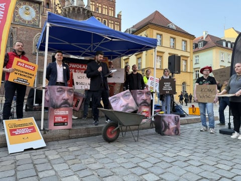 Demonstracja na wrocławskim Rynku przeciwko rządom prezydenta Jacka Sutryka - 2