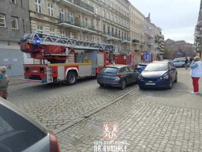 Pożar w okolicy Placu Grunwaldzkiego. Paliły się gazety w pracowni MDK-u