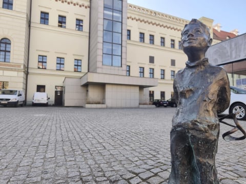 Wrocław ma kultowe krasnale, Głogów ma... dzieci. Jaka jest historia wyjątkowych figurek? - 0