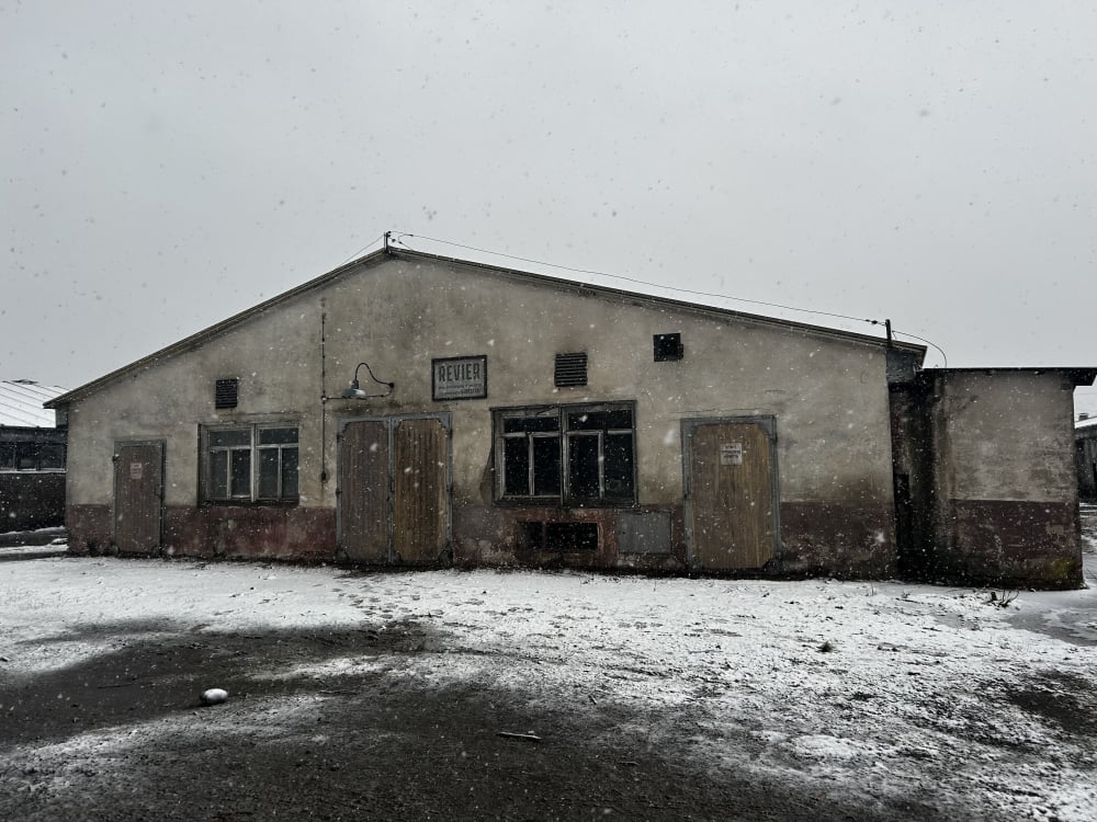 Historia czterech kobiet  z obozu koncentracyjnego Ravensbrück. Film zostanie nakręcony w Gniechowicach - Tak wyglądają przygotowania do prac nad filmem "Każda z nas". Fot: Radio Wrocław