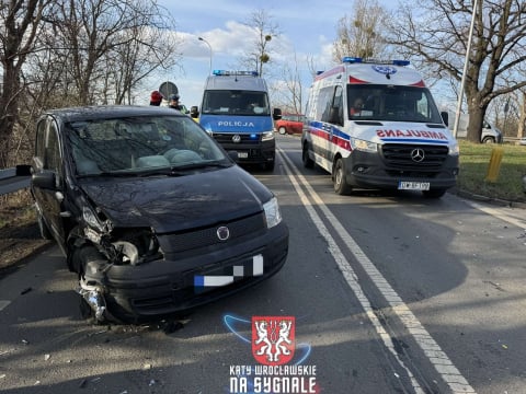 Sobota na drogach: Zderzenie we Wrocławiu i groźny wypadek w gminie Kostomłoty [ZDJĘCIA] - 9