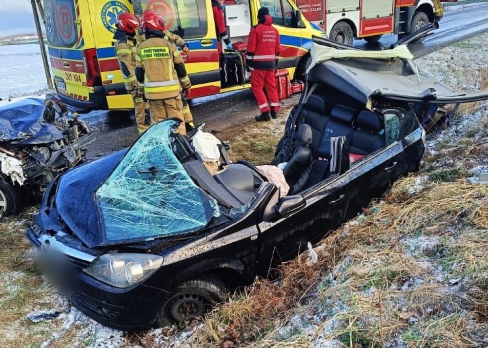 Tragiczny wypadek w powiecie ząbkowickim. Nie żyje 29-latek, jego samochód zderzył się z innym pojazdem - Do tragicznego wypadku doszło w powiecie ząbkowickim. Fot: Komenda Powiatowa Policji w Ząbkowicach Śląskich