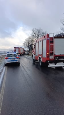 Tragiczny wypadek w powiecie ząbkowickim. Nie żyje 29-latek, jego samochód zderzył się z innym pojazdem - 0