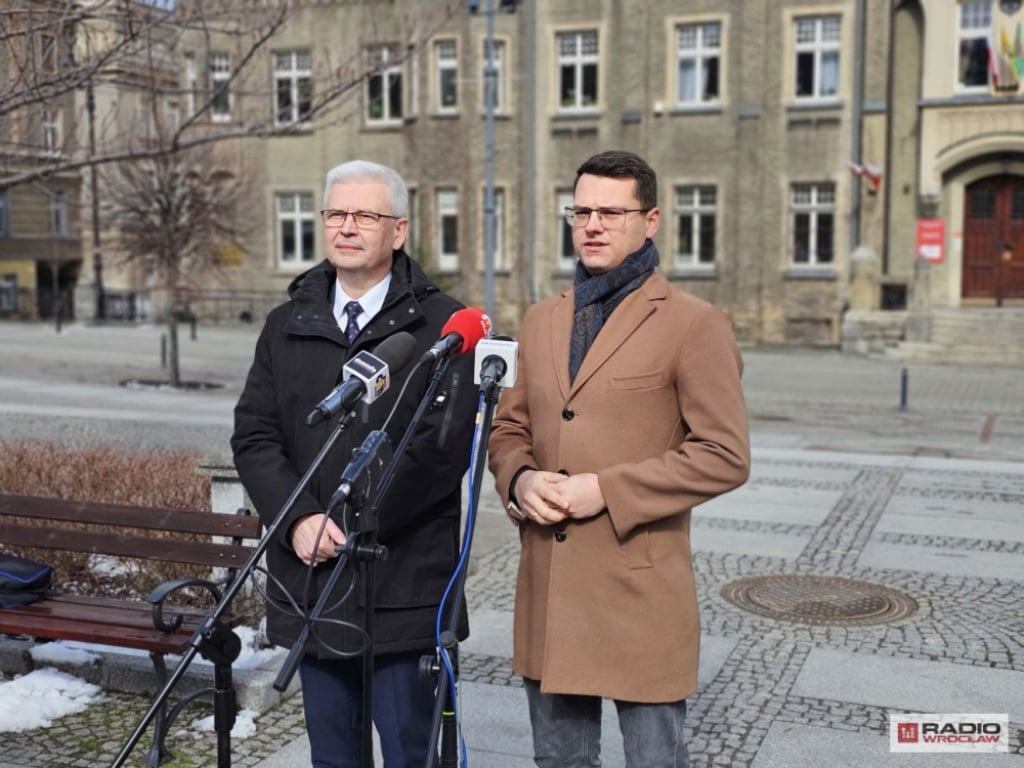 PiS alarmuje: Rozwiązania w ramach Tarczy Wschód są niekorzystne dla Polski - Konferencja parlamentarzystów PiS w Wałbrzychu. Fot. Bartosz Szarafin