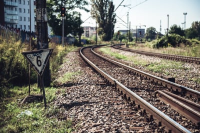 Śmiertelny wypadek na torach w Oleśnicy. Utrudnienia dla pasażerów kolei