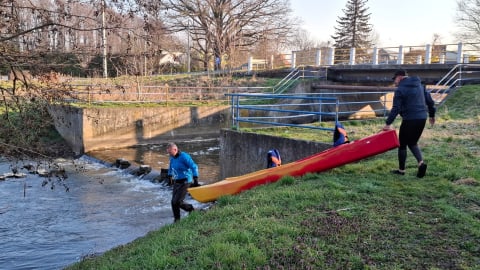 Burmistrz Namysłowa wyruszył w dwudniową podróż do Wrocławia... kajakiem. Dlaczego? - 2