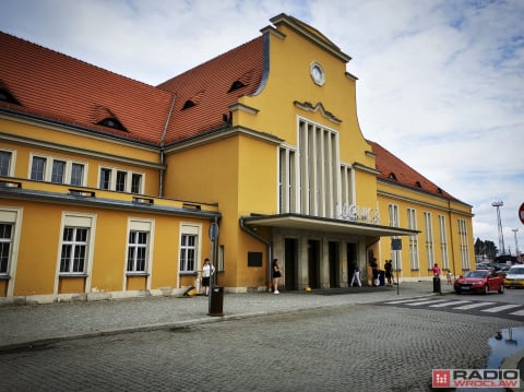 Legnicki dworzec za mały dla KD. Spółka planuje własny biurowiec - 29