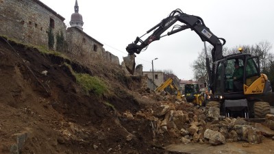 Katastrofa w Nowogrodźcu: Runęły mury klasztoru