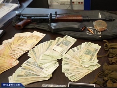 Setki pistoletów i amunicji zatrzymanej przez Centralne Biuro Śledcze (ZDJĘCIA)