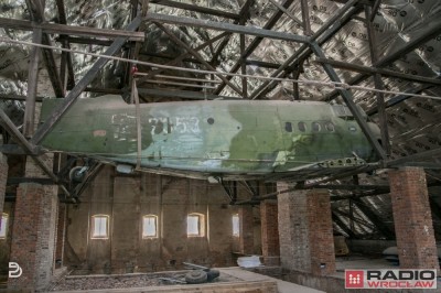 Piotrowice Świdnickie: Renesansowy zamek z fosą i samolot na strychu