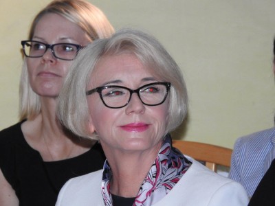 Wiceminister edukacji żegnała uczniów w Turowie