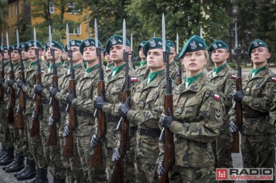 Wrocław: Otrzymali promocje na pierwszy stopień oficerski [ZDJĘCIA]