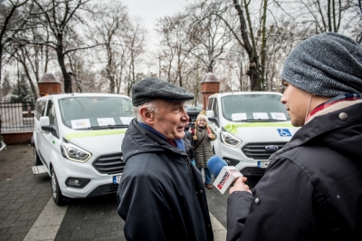 Wrocław: Dwa Warsztaty Terapii Zajęciowej dostały nowe samochody
