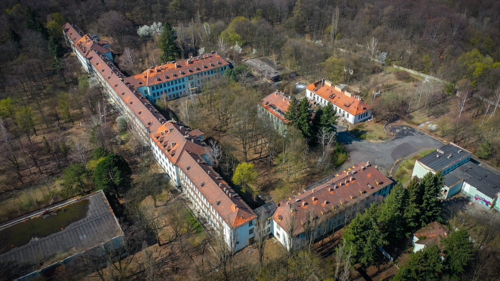 Opuszczony Budynek Ukryty W Lesie Niszczeje Szpital Gigant W Legnicy Film Radio Wrocław 9955